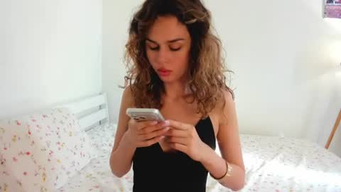 Snapshot of sulang chatting on 07/17/26, 05:14 Suleiman and Angie online show from 07/17/26, 05:14