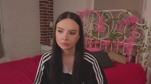 Lina 3 online show from 03/18/26, 06:33