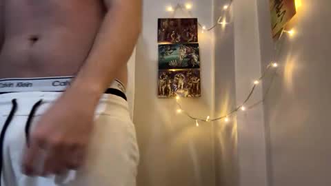 Snapshot of sullyniko chatting on 10/22/25, 09:14 Niko online show from 10/22/25, 09:14