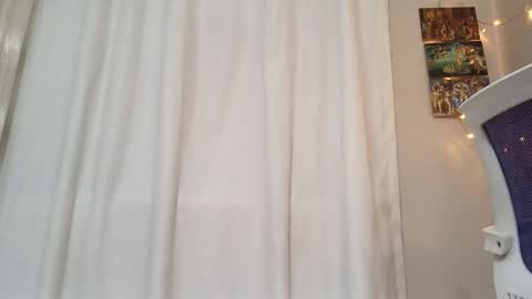 Snapshot of sullyniko chatting on 11/08/25, 09:35 Niko online show from 11/08/25, 09:35