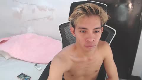 Snapshot of sultry_charls chatting on 10/24/25, 12:12 sultry_charls online show from 10/24/25, 12:12