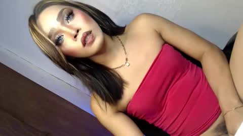 Snapshot of sultry_sirenxx chatting on 09/15/25, 04:18 sultry_sirenxx online show from 09/15/25, 04:18
