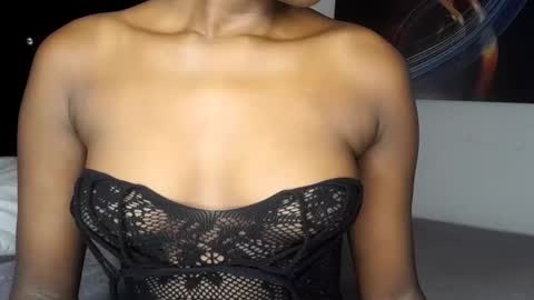 Snapshot of sultryaura chatting on 11/02/25, 04:31 maskedtemptress online show from 11/02/25, 04:31