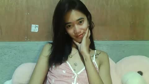 Snapshot of sultrygirl69 chatting on 04/18/26, 01:42 ANNA online show from 04/18/26, 01:42