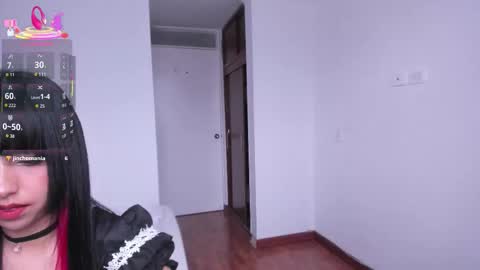 Nicolle  online show from 10/05/25, 04:05