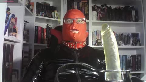 Snapshot of sumisolatex chatting on 10/14/25, 06:31 Sumisolatex online show from 10/14/25, 06:31