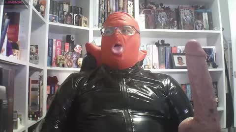 Snapshot of sumisolatex chatting on 12/17/25, 09:15 Sumisolatex online show from 12/17/25, 09:15