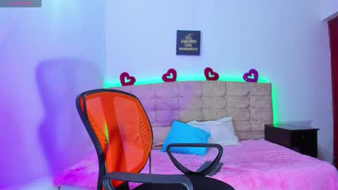 summer_girls01 online show from 10/09/25, 12:30