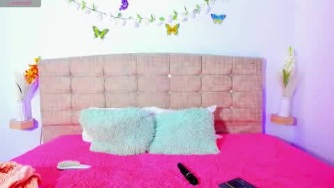 Snapshot of summer_girls01 chatting on 03/05/26, 11:34 summer_girls01 online show from 03/05/26, 11:34