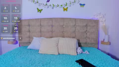 Snapshot of summer_girls01 chatting on 03/20/26, 08:25 summer_girls01 online show from 03/20/26, 08:25