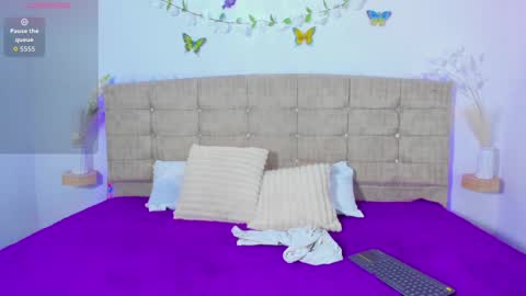 Snapshot of summer_girls01 chatting on 03/25/26, 08:26 summer_girls01 online show from 03/25/26, 08:26