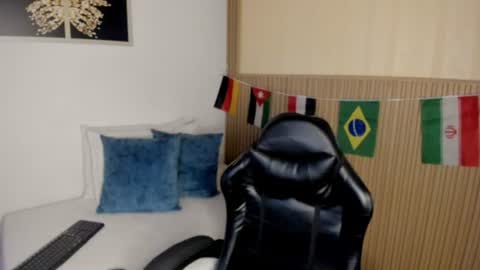 Snapshot of summer_night_ chatting on 07/06/26, 11:40 Summer online show from 07/06/26, 11:40