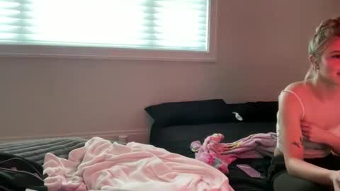 Snapshot of summerclarke2 chatting on 09/22/25, 08:55 summerclarke2 online show from 09/22/25, 08:55