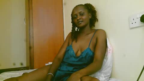 Snapshot of summerdew chatting on 03/25/26, 02:34 summerdew online show from 03/25/26, 02:34