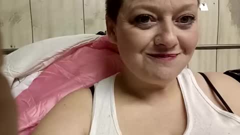 Snapshot of summerdivine69 chatting on 02/09/25, 12:41 Summer Divine online show from 02/09/25, 12:41