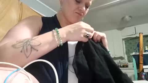 Snapshot of summerdivine69 chatting on 10/12/25, 07:29 Summer Divine online show from 10/12/25, 07:29