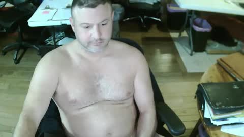 Snapshot of summerfun35 chatting on 02/25/25, 05:30 cincyguy online show from 02/25/25, 05:30