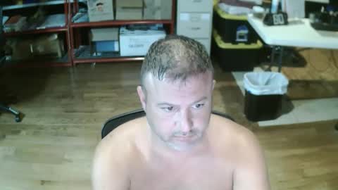 Snapshot of summerfun35 chatting on 10/29/25, 01:41 cincyguy online show from 10/29/25, 01:41