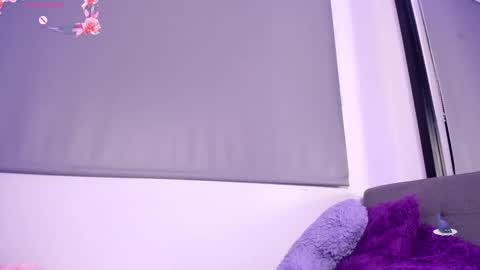 Snapshot of summerofthemoon chatting on 12/02/25, 11:45 Summer online show from 12/02/25, 11:45