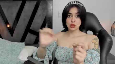 Snapshot of summerprints chatting on 02/22/25, 03:36 Summer online show from 02/22/25, 03:36