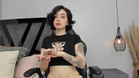 Snapshot of summerprints chatting on 03/08/25, 04:06 Summer online show from 03/08/25, 04:06