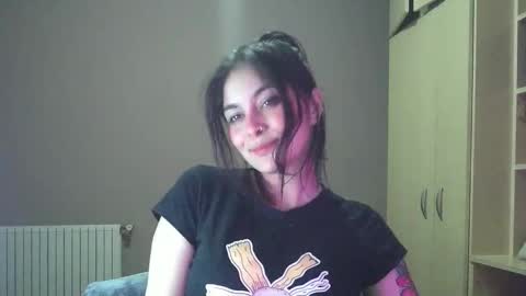 Snapshot of summerprints chatting on 10/29/25, 07:48 Summer online show from 10/29/25, 07:48