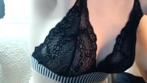 Snapshot of summerrrrrrrrr chatting on 01/27/25, 10:06 The real sugar baby Sam Summer online show from 01/27/25, 10:06