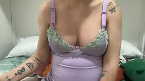 Snapshot of summerrrrrrrrr chatting on 10/26/25, 10:10 The real sugar baby Sam Summer online show from 10/26/25, 10:10