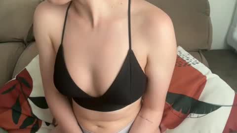 Snapshot of summerrrrrrrrr chatting on 11/12/25, 09:32 The real sugar baby Sam Summer online show from 11/12/25, 09:32