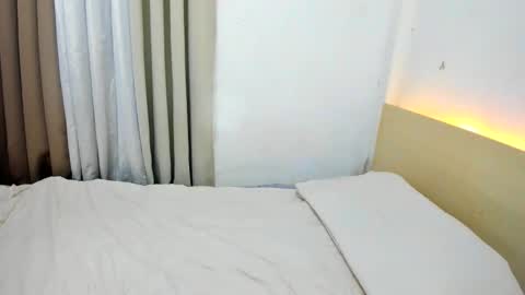 Snapshot of summersunshinex chatting on 11/20/25, 06:40 summersunshinex online show from 11/20/25, 06:40