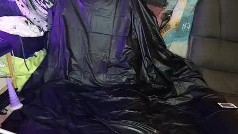 Snapshot of summerwing chatting on 11/18/25, 12:09 Ryder K online show from 11/18/25, 12:09