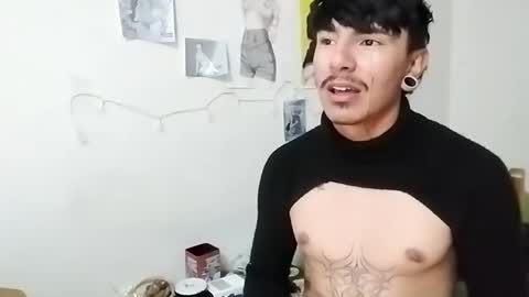 Snapshot of sun_apolo chatting on 01/02/25, 01:17 sun_apolo online show from 01/02/25, 01:17