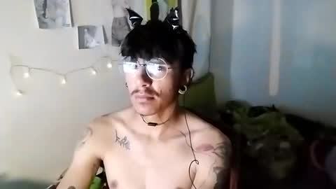 Snapshot of sun_apolo chatting on 01/04/25, 03:18 sun_apolo online show from 01/04/25, 03:18