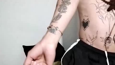 Snapshot of sun_apolo chatting on 11/21/25, 11:47 sun_apolo online show from 11/21/25, 11:47