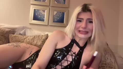 Snapshot of sun_flower00 chatting on 02/20/26, 11:49 Kate online show from 02/20/26, 11:49