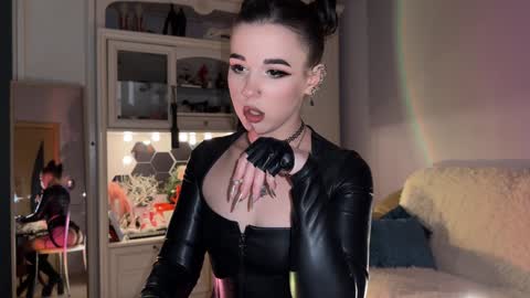 Miss Nelly online show from 12/19/24, 12:34