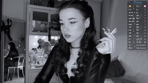 Miss Nelly online show from 12/24/24, 09:44