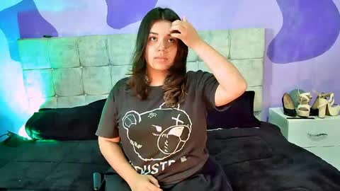 Snapshot of sun_maia chatting on 04/23/26, 02:41 Sun online show from 04/23/26, 02:41