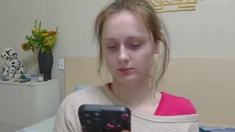 Snapshot of sun_sparkle chatting on 04/07/26, 06:19 Olivia online show from 04/07/26, 06:19