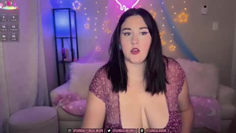 Snapshot of sundaemoon chatting on 09/10/25, 02:22 sundaemoon online show from 09/10/25, 02:22