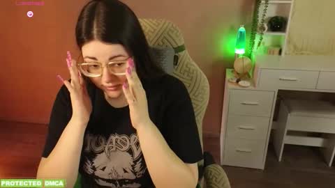 Snapshot of sunflower0907 chatting on 02/22/26, 09:30 Tina. Im topless model online show from 02/22/26, 09:30