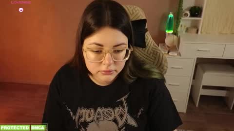 Snapshot of sunflower0907 chatting on 03/18/26, 08:50 Tina. Im topless model online show from 03/18/26, 08:50