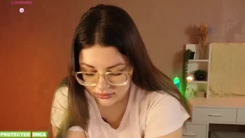 Snapshot of sunflower0907 chatting on 04/14/26, 08:09 Tina. Im topless model online show from 04/14/26, 08:09