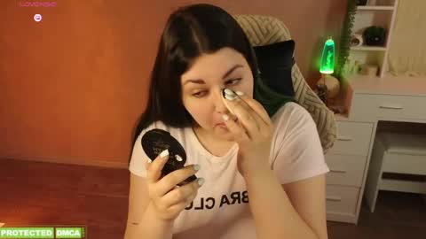 Tina. Im topless model  online show from 05/13/26, 07:06