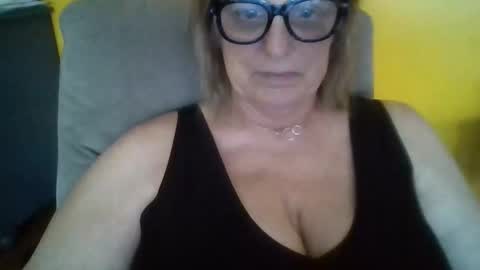 Snapshot of sunflower556 chatting on 10/12/25, 02:49 Sunflower online show from 10/12/25, 02:49