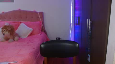 Snapshot of sunflower_dance chatting on 01/23/25, 09:29 Jeraldine online show from 01/23/25, 09:29