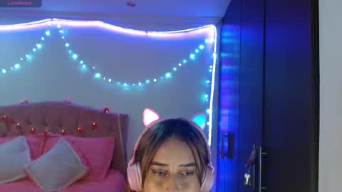 Snapshot of sunflower_dance chatting on 02/18/25, 03:10 Jeraldine online show from 02/18/25, 03:10