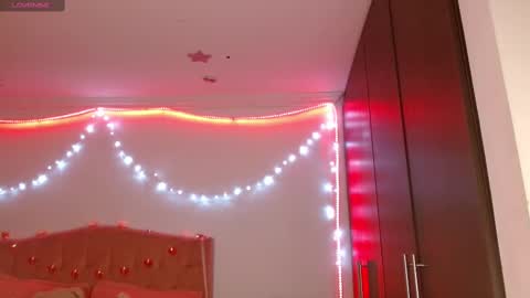 Snapshot of sunflower_dance chatting on 02/25/25, 11:00 Jeraldine online show from 02/25/25, 11:00