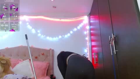 Snapshot of sunflower_dance chatting on 03/04/25, 01:23 Jeraldine online show from 03/04/25, 01:23