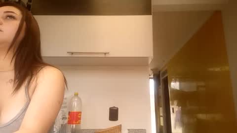 Snapshot of sunflower_dance chatting on 09/20/25, 06:53 Jeraldine online show from 09/20/25, 06:53